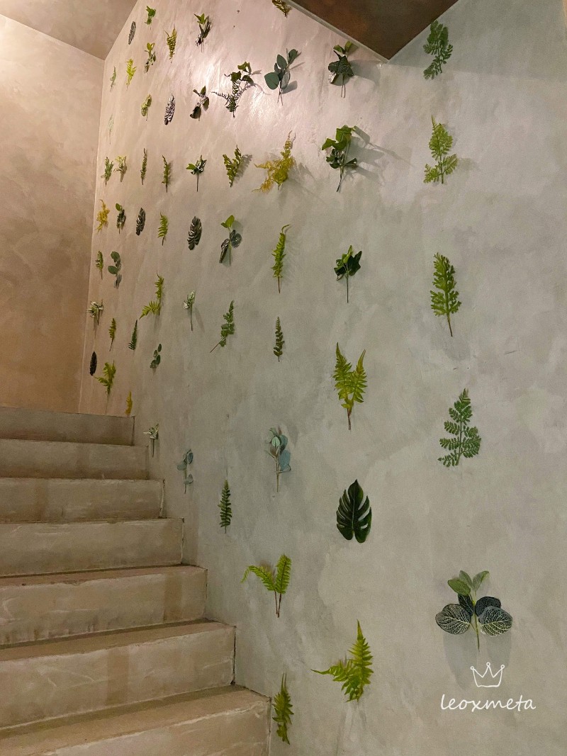 樓梯間葉子裝飾
