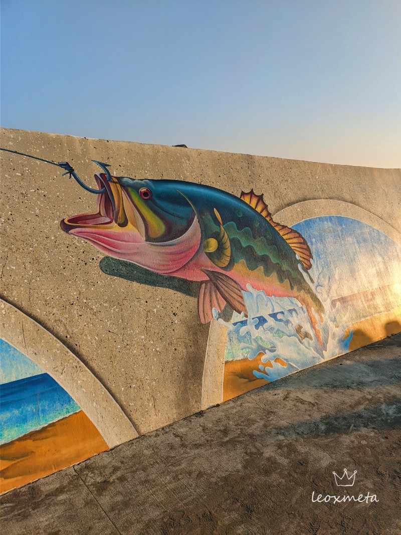 親子旅遊 高雄夕陽海岸 彌陀漁港海岸光廊 河堤壁畫2