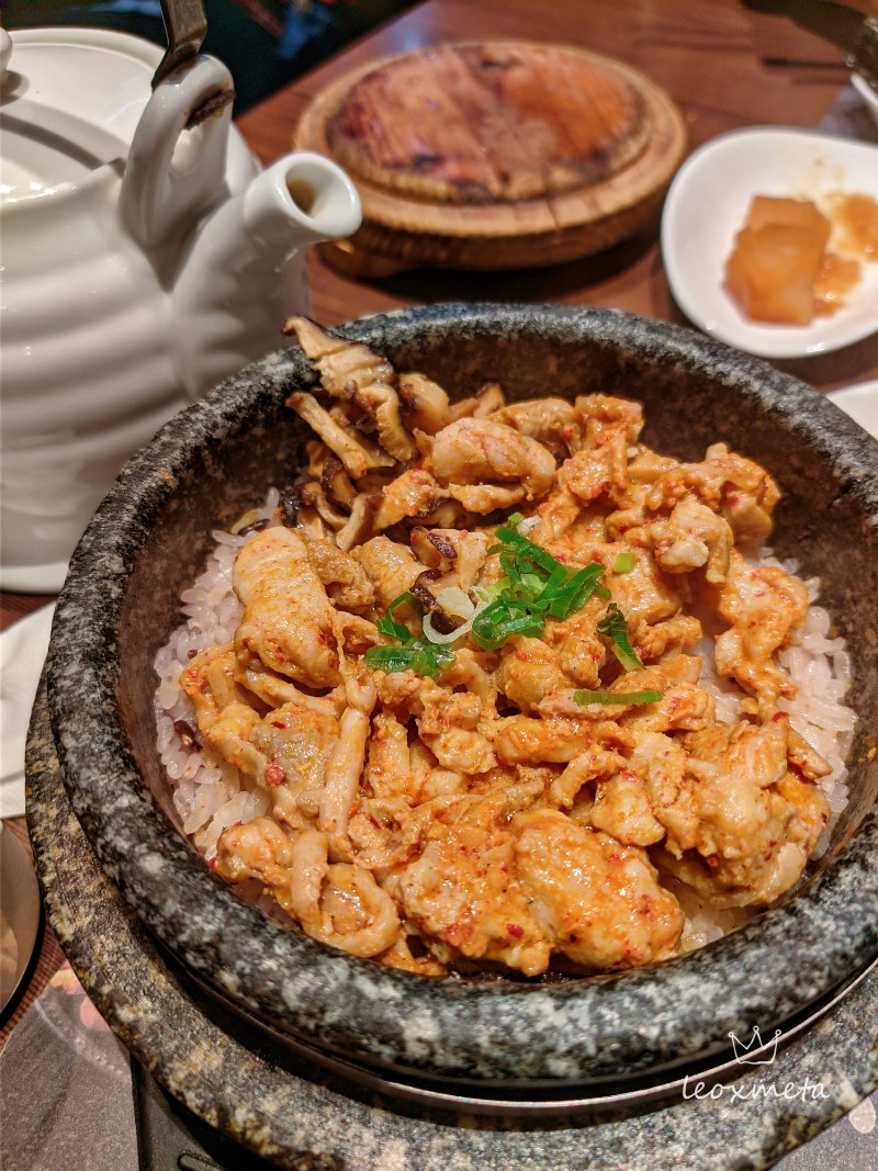 涓豆腐-黃金雞石鍋飯