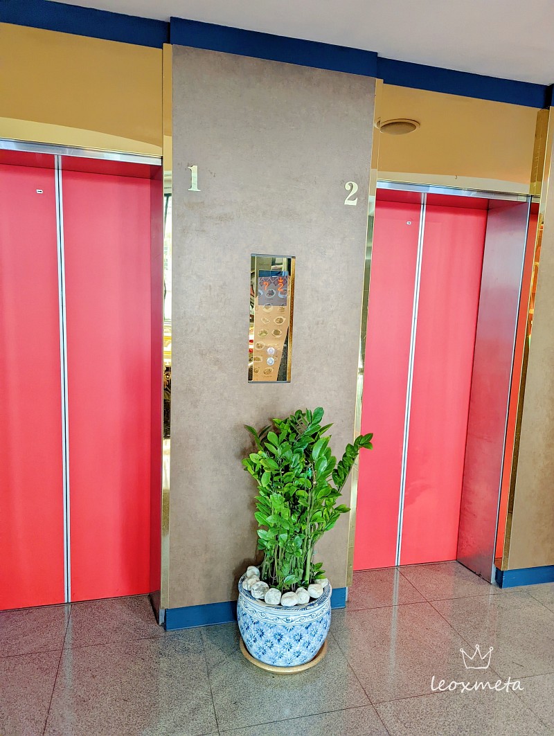 台南大飯店-大廳電梯