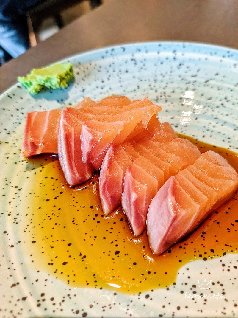 鮭魚生魚片