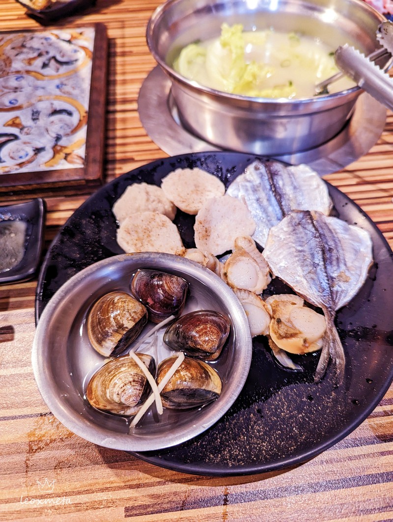 鐵盤料理（鮮蛤）、帆立貝、冰晶魚